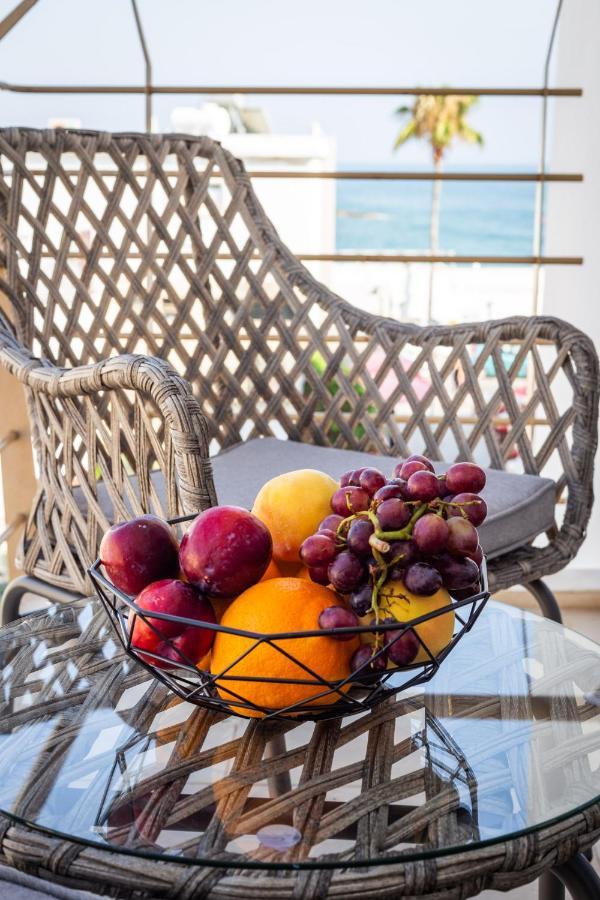 Light House - Seafront Cosy Studio With Library Paphos Exterior foto